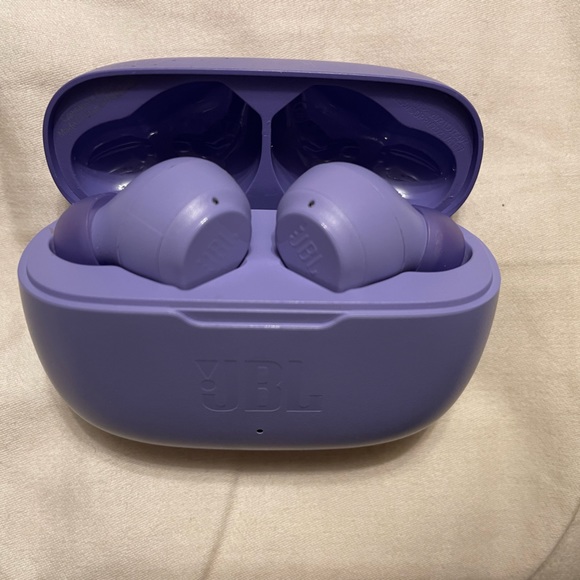 JBL Purple- true wireless earbuds - Picture 2 of 2
